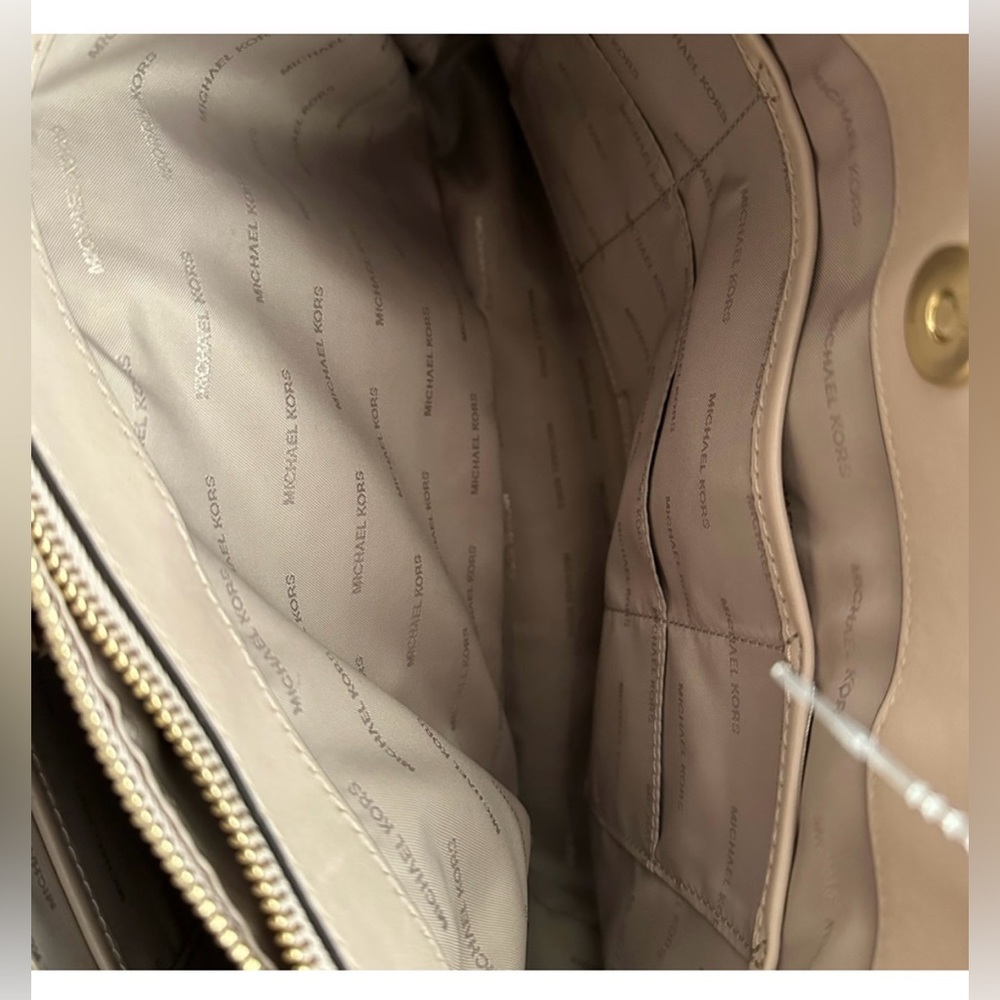 Michael Kors Satchel NWOT! - Picture 11 of 15